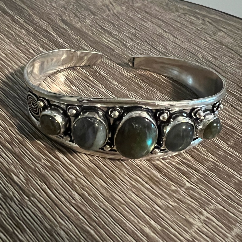 LABRADORITE AND SILVER CUFF BRACELET NEW